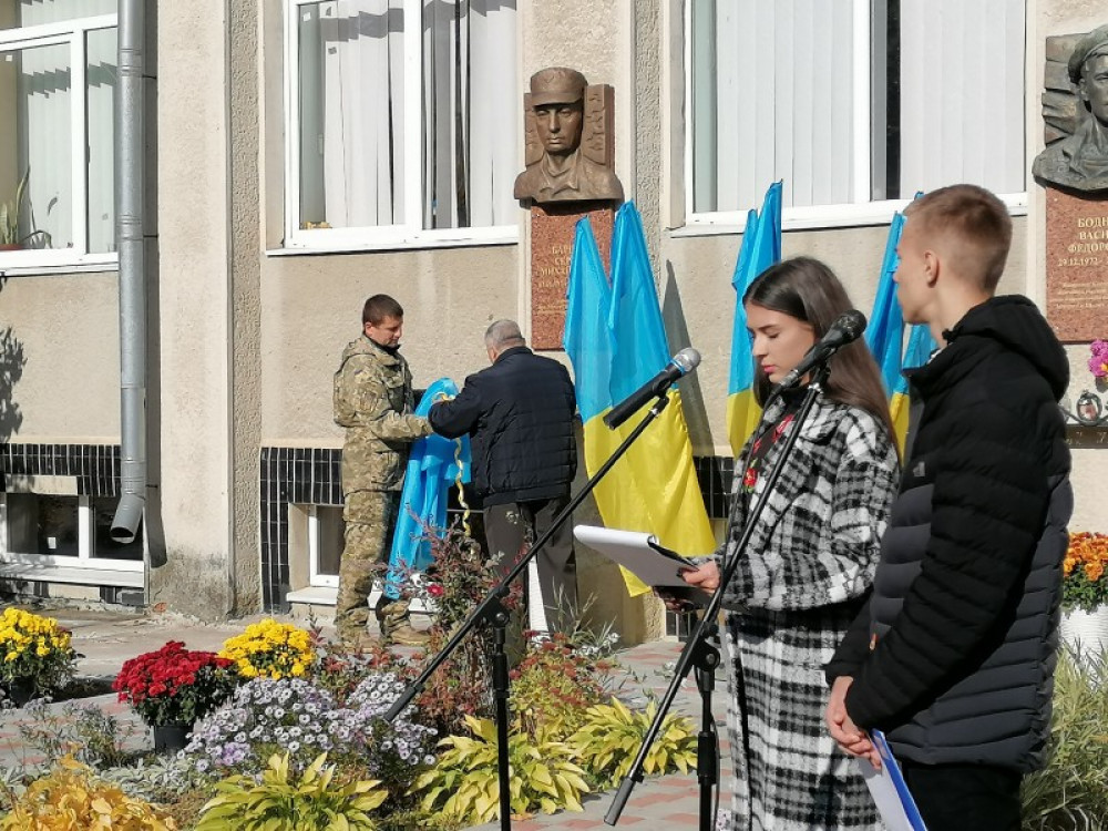 У Калуші відкрили барельєф Почесному громадянину міста Сергію Барничу ФОТО